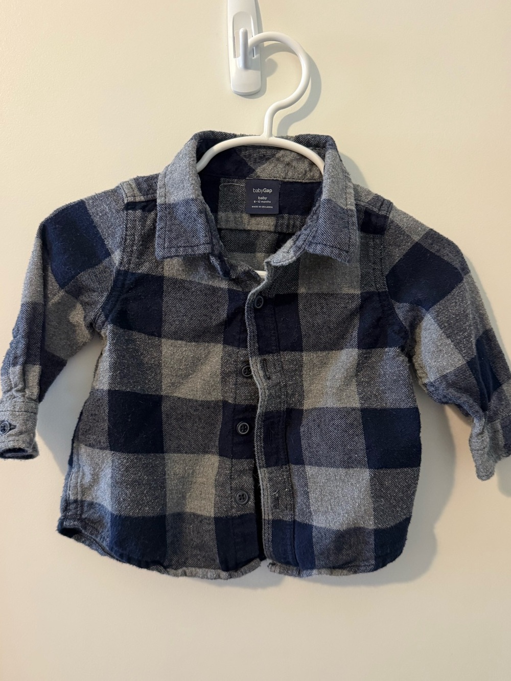 GAP Navy and Gray Flannel Plaid Button-Down Shirt